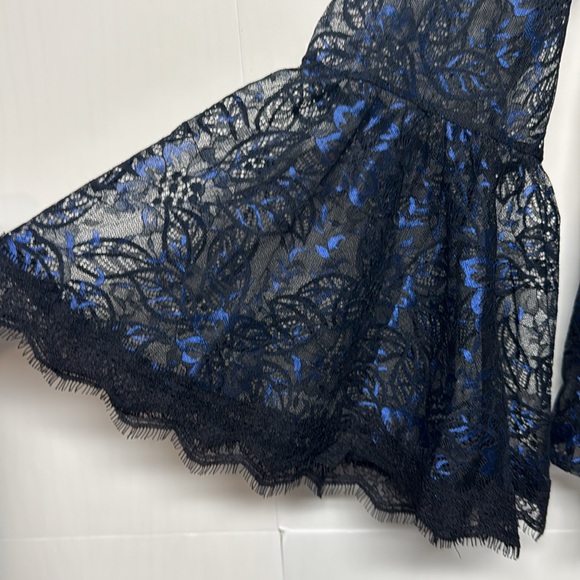 White House Black Market Navy Blue Black Lace Bell Sleeve Off The Shoulder Top - Picture 6 of 12